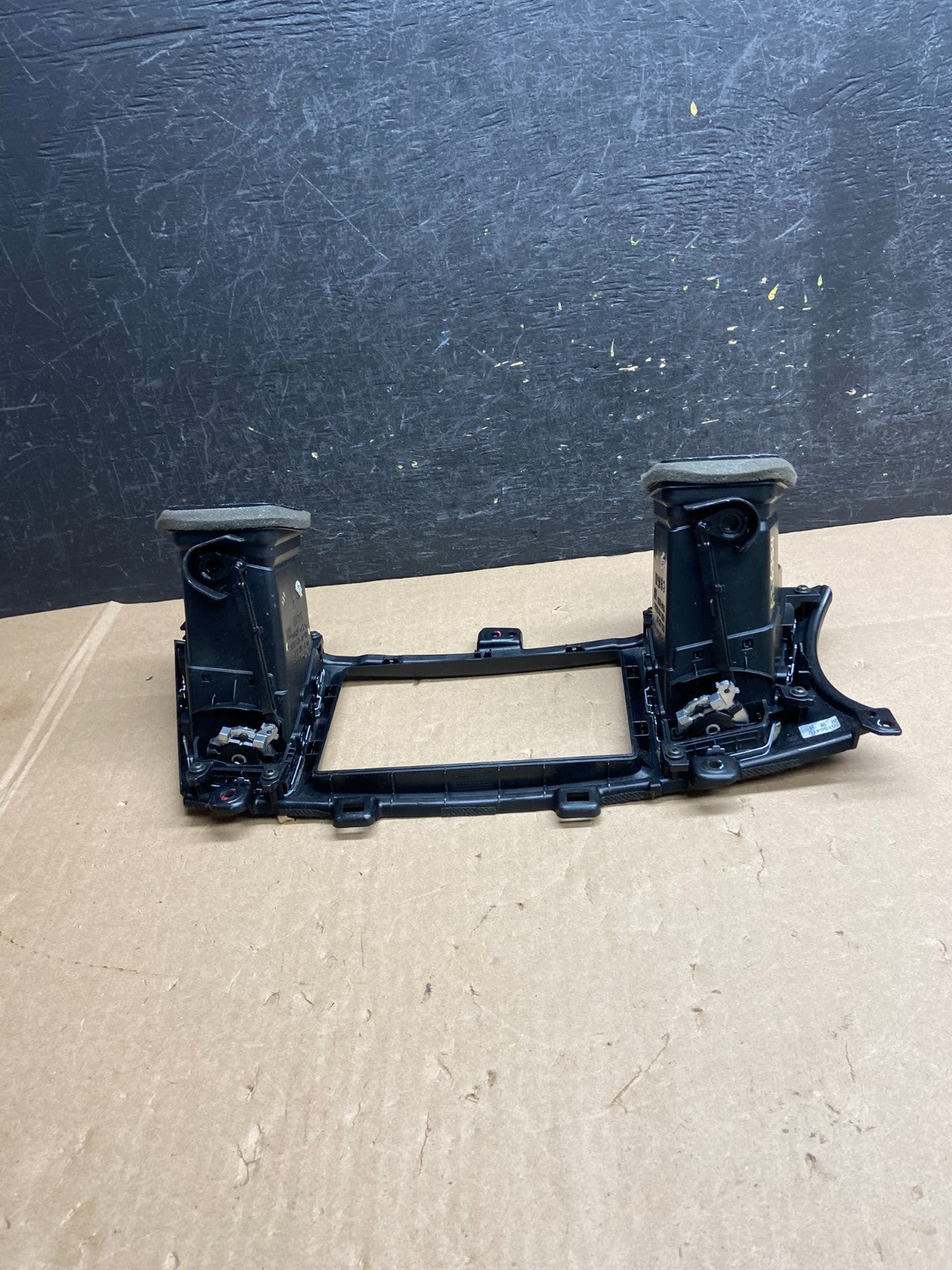 2014 2015 2016 Kia Cadenza Front Center Console Radio Bezel Air Vent ai6354 DG4