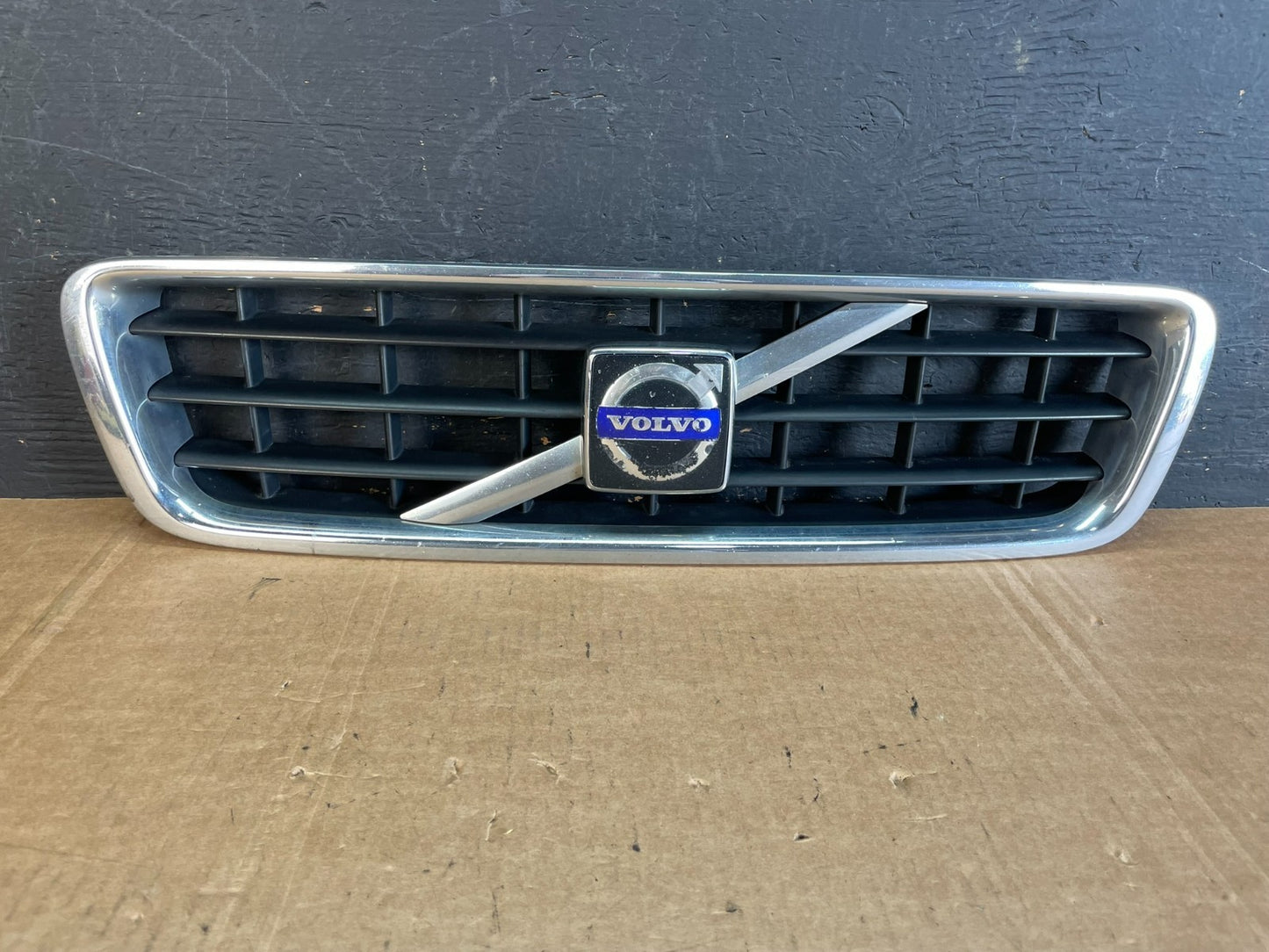 2005 to 2009 Volvo S60 Front Grille Grill AE8406 DG0