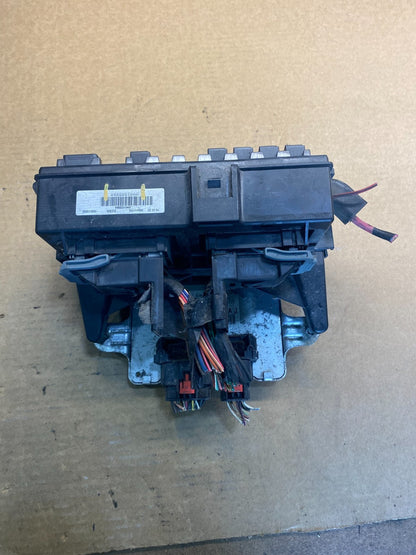 2004 2005 Dodge Durango  Fuse Box Relay Unit Module Body Control AA0922 DG0