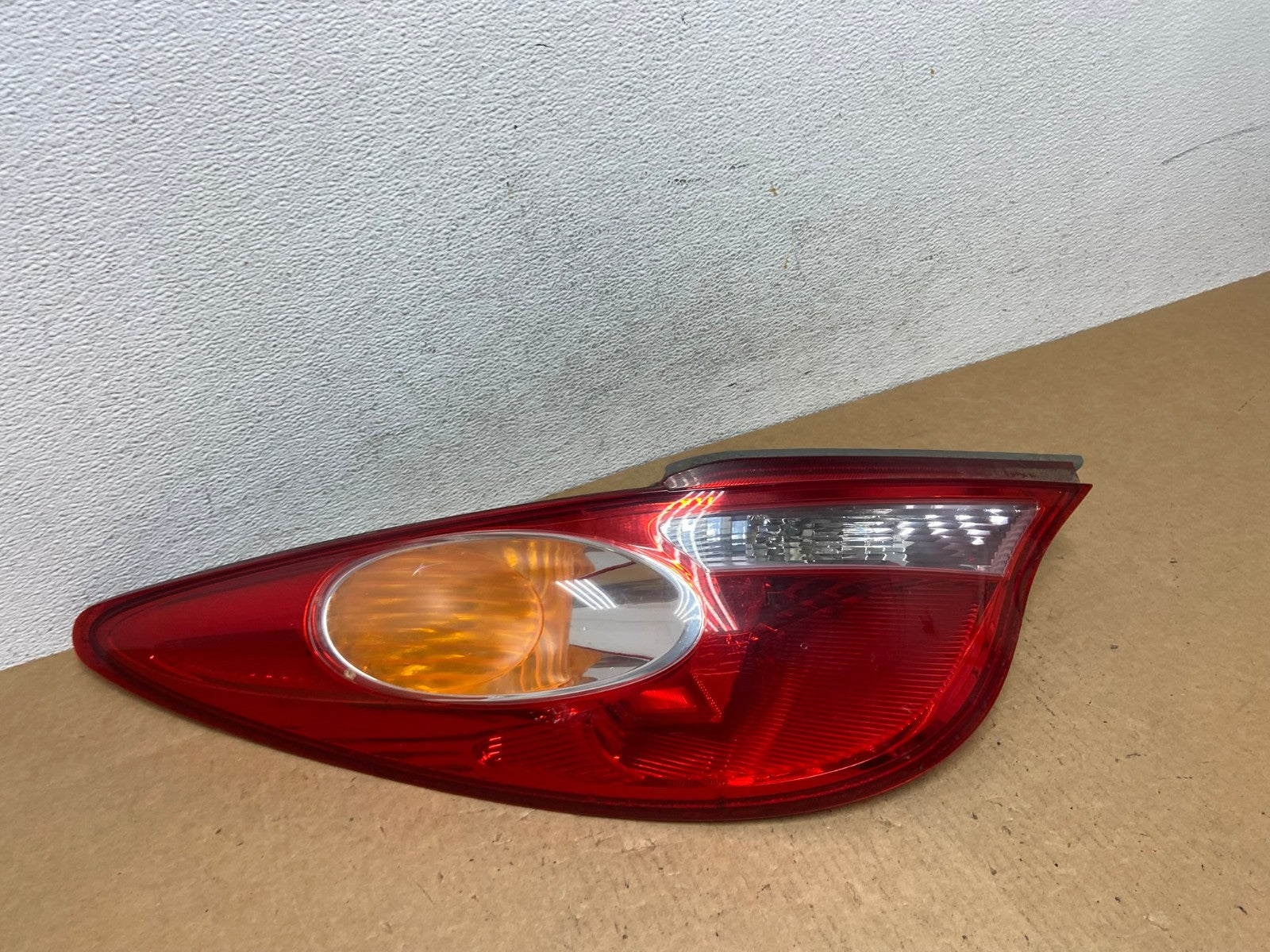 2004 2005 2006 Toyota Solara Left Driver Lh Side Tail Light AD4736 LK2