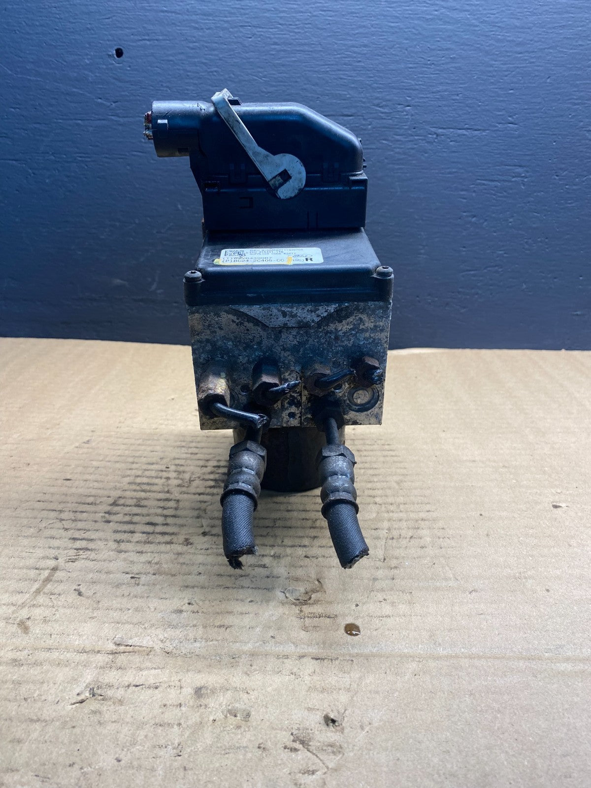 2011-2014 Ford E-150 E150 E250 E350 ABS Anti-Lock Brake Pump Module AB7135  DG1