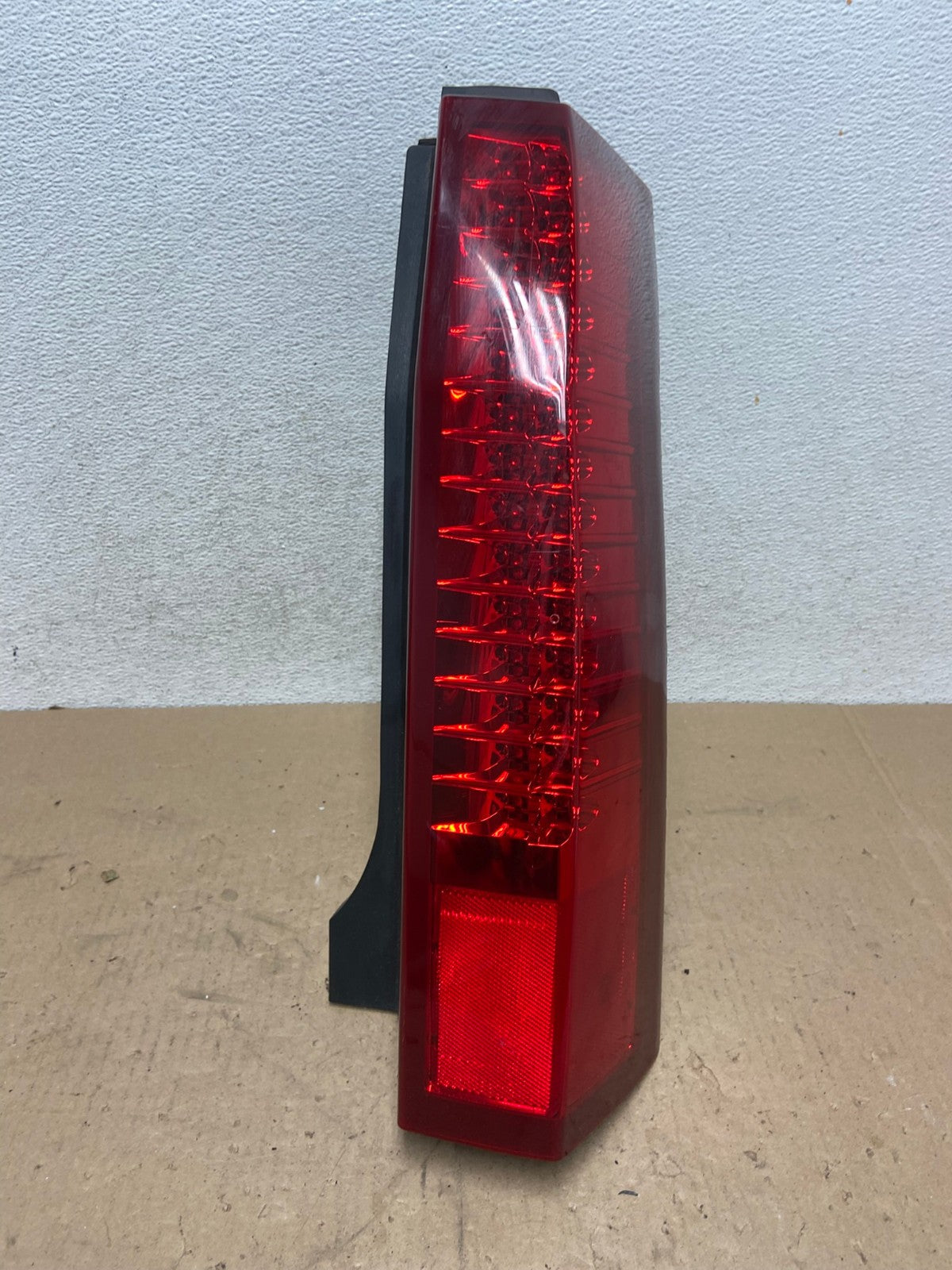 2004 to 2009 Cadillac Srx Right Passenger RH Side Tail Light AG4819 LK0