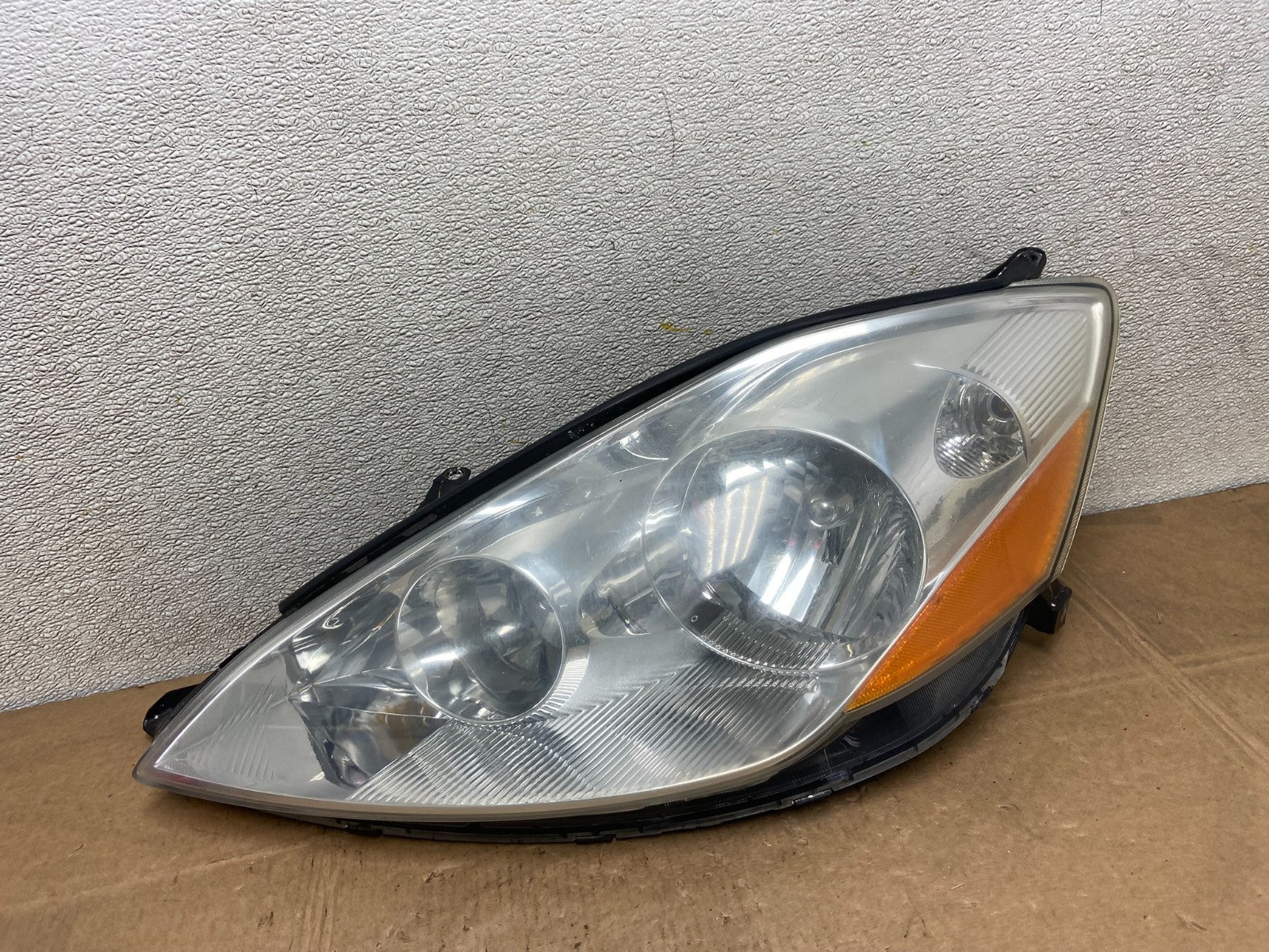 2006 to 2010 Toyota Sienna Left Driver Lh Side Headlight Halogen Y5628 DW0