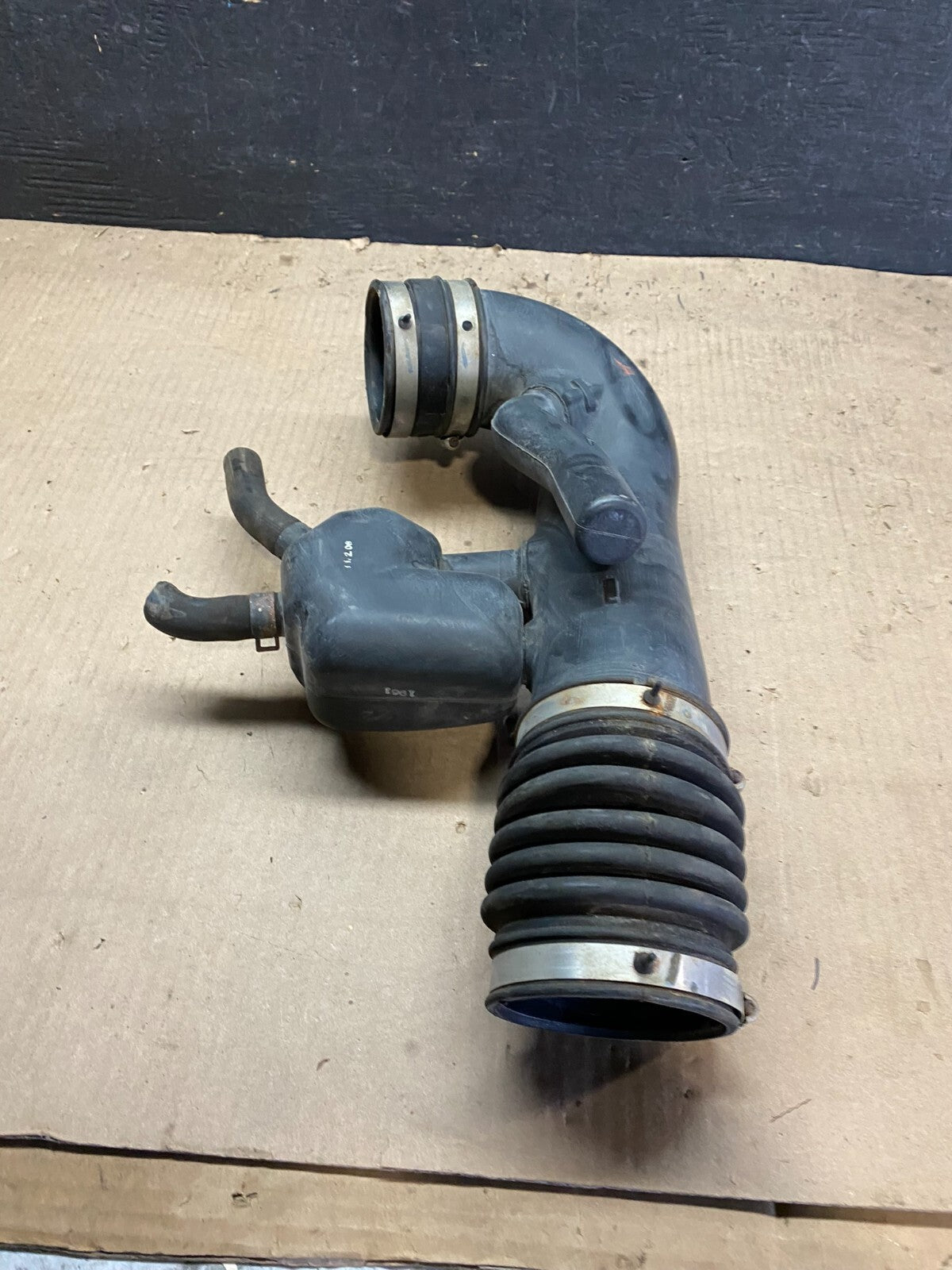 2009 to 2011 Kia Borrego Air Intake Pipe J0595 PS4