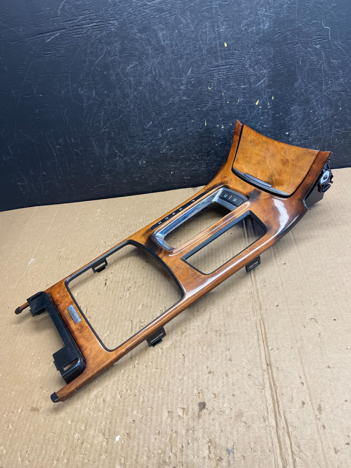 2013 to 2016 Lincoln MKS Front Center Console Shifter Bezel Trim ae3963 DG3