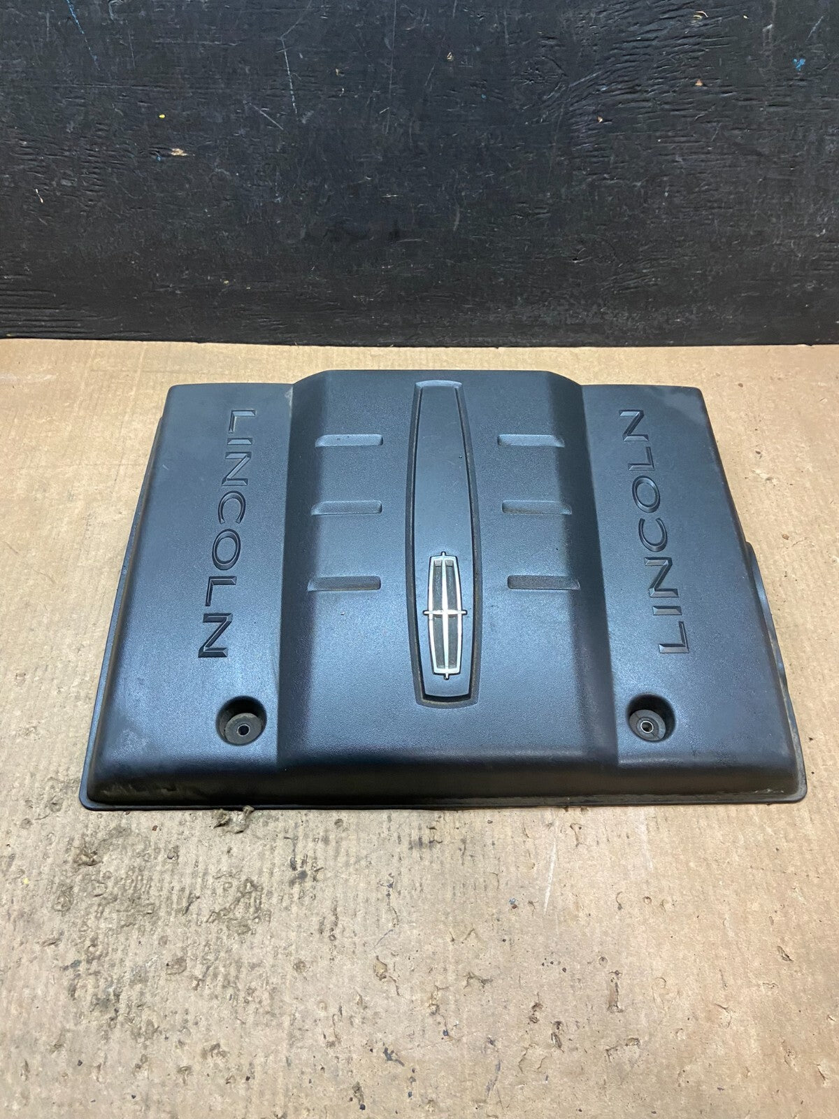 2007 to 2014 Lincoln Navigator 5.4L V8 Engine Motor Cover H6862 DG10