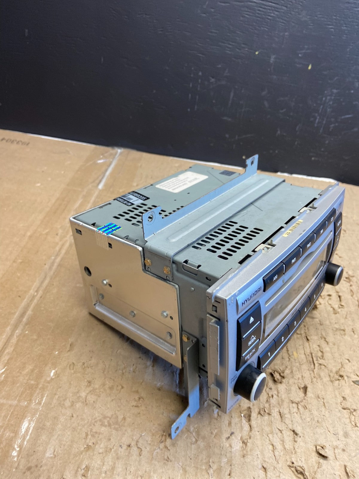 2007 to 2009 Hyundai Santa Fe AM/FM Radio CD Player AB5825 DG1