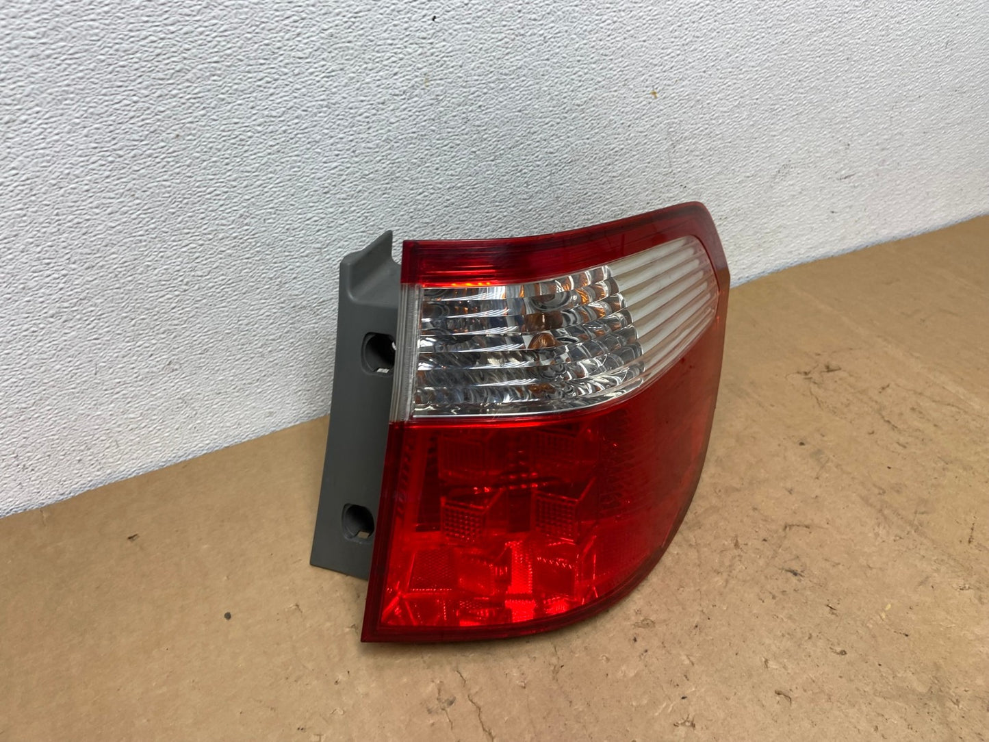 2005 2006 2007 Honda Odyssey Right Passenger RH Side Tail Light AD1283 LK2