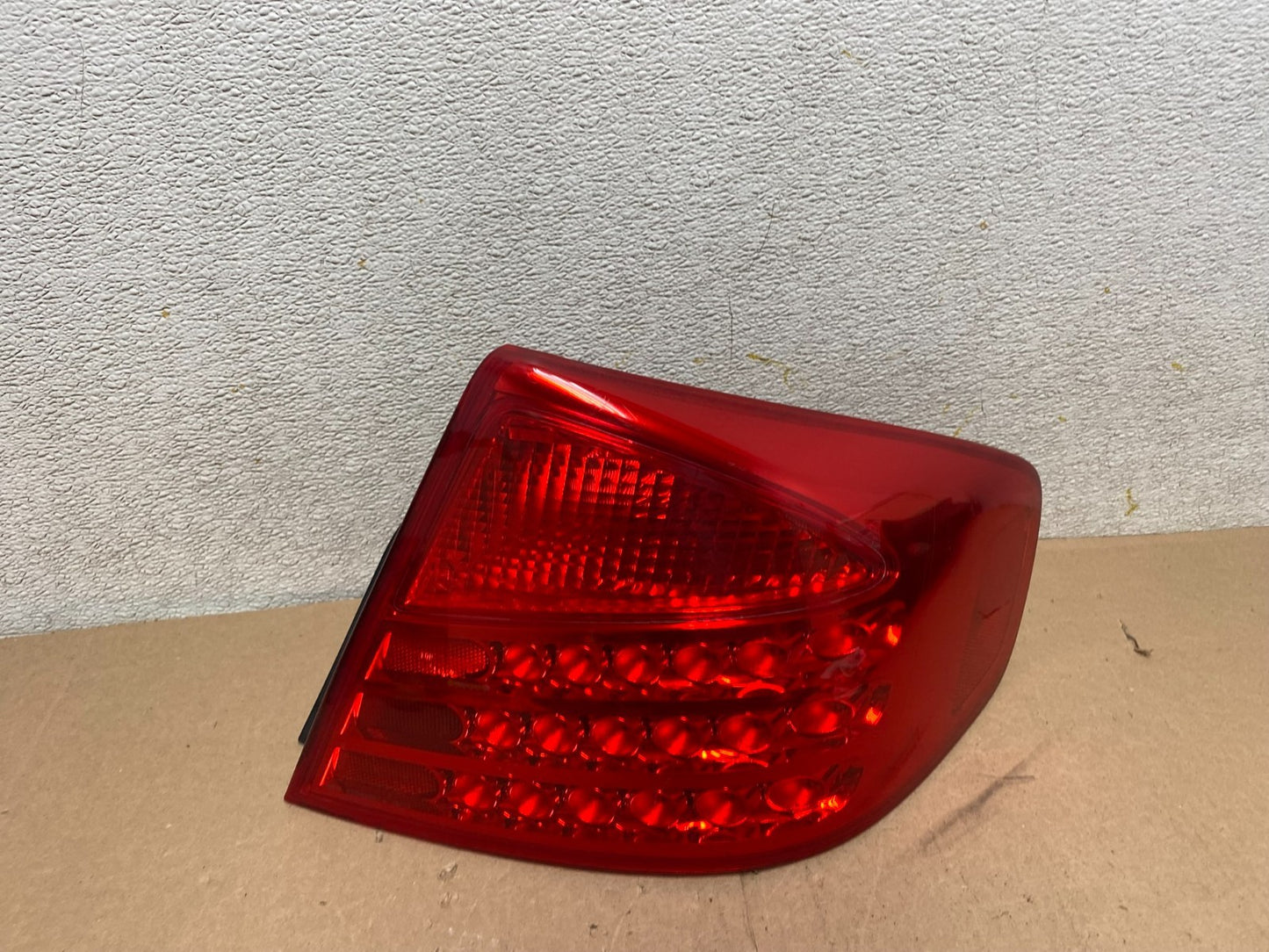2003 to 2004 Infiniti G35 Right Passenger Rh Side Tail Light Q4208 DW0