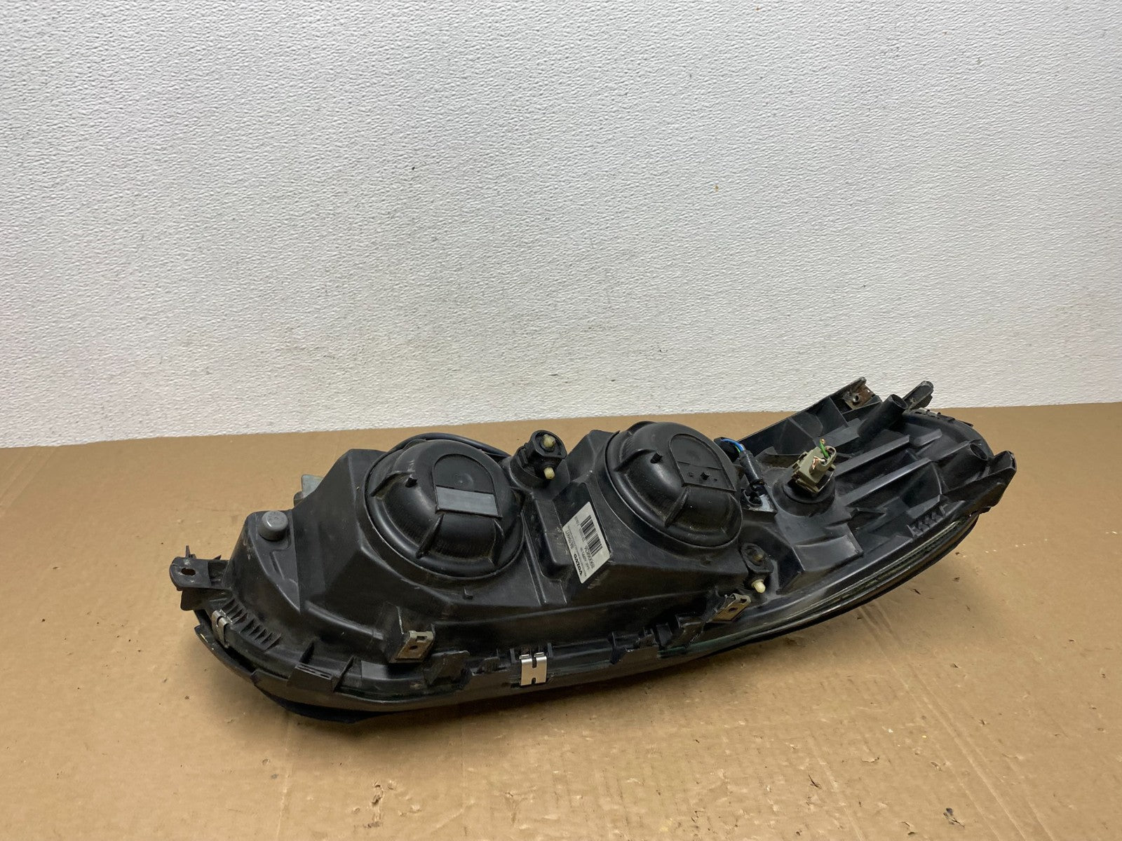 2001 to 2004 Volvo S60 Left Driver LH Headlight Halogen AC5759 DW4