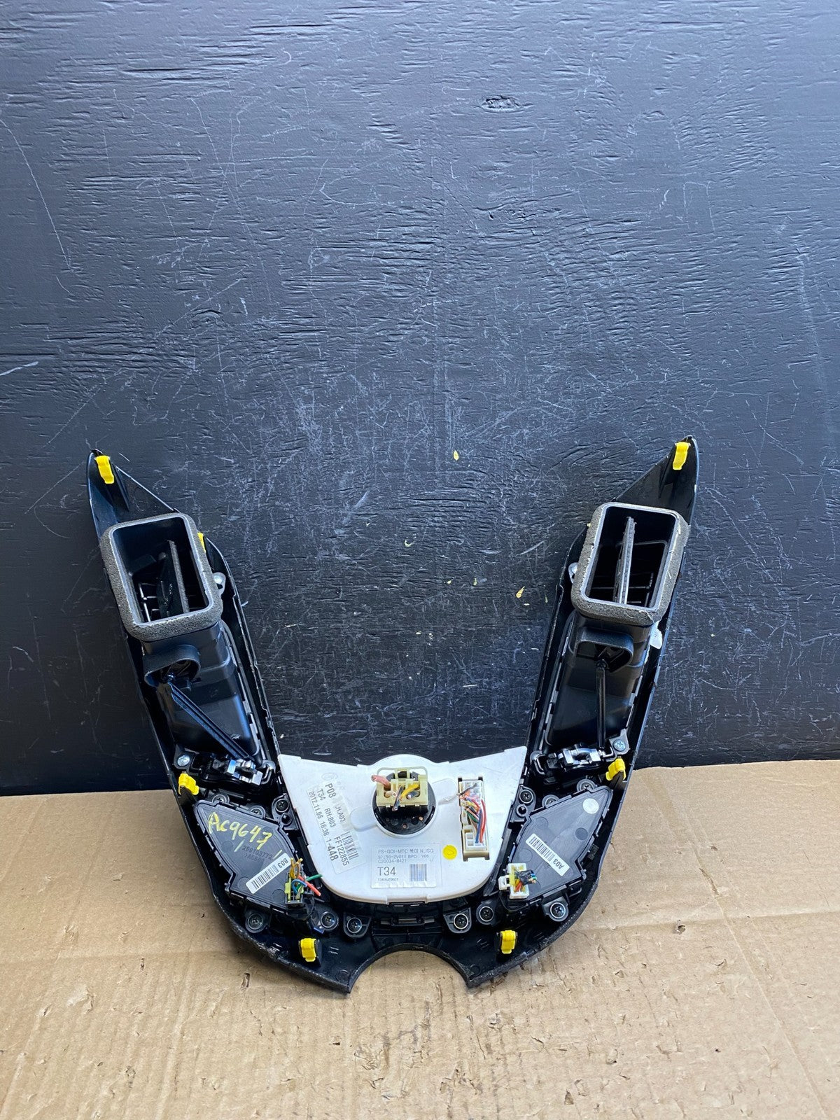 2012 - 2015 Hyundai Veloster Climate Control Panel Trim Air Vents AC9647 DG4