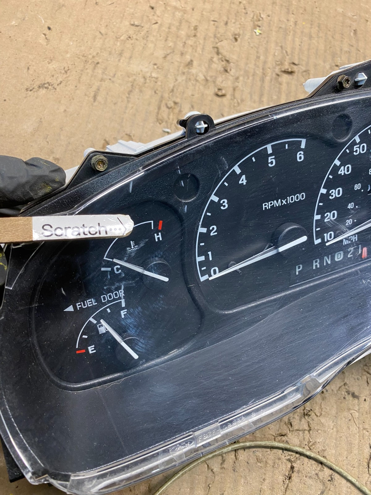 2000 to 2002 Ford Explorer Speedometer Cluster Gauge t1671 DG3