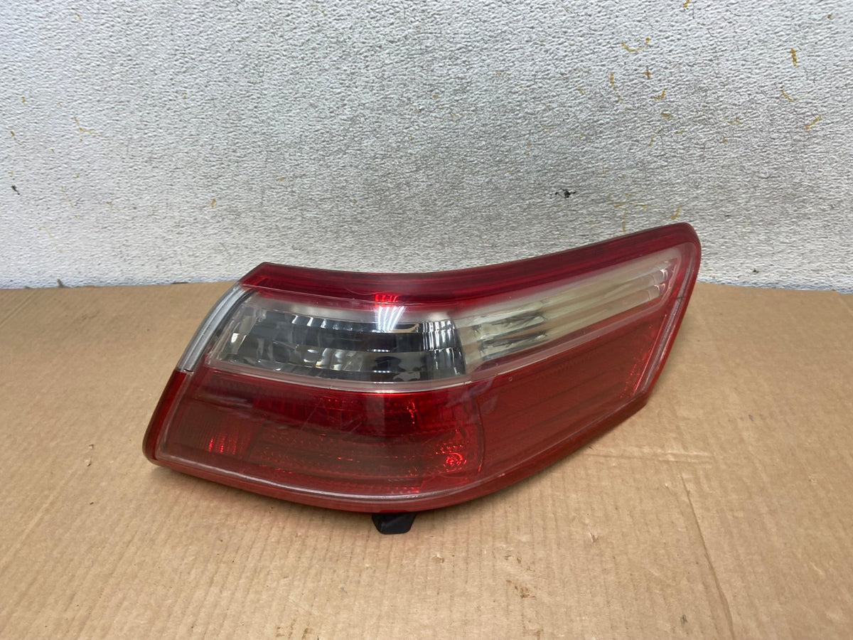 2007 2008 2009 Toyota Camry Right Passenger Side Tail Light AI6912 LK0