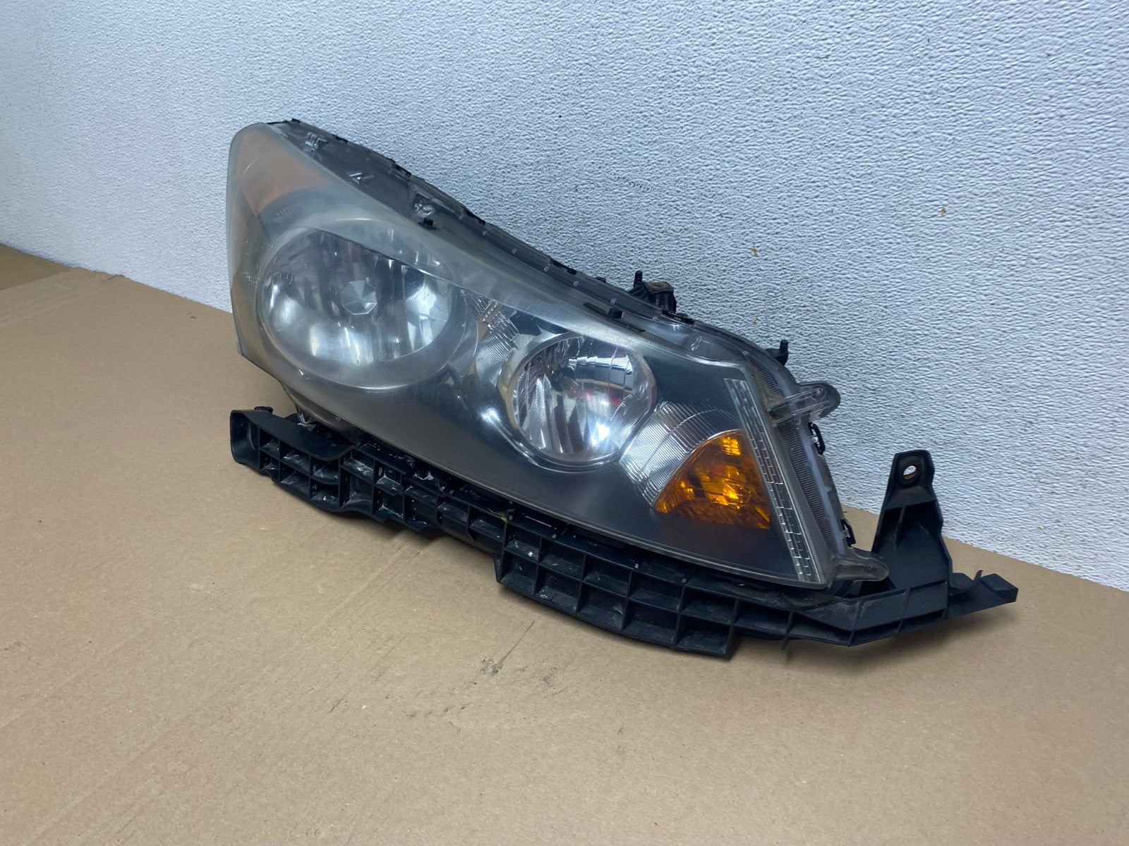 2008 to 2012 Honda Accord Sedan Right Passenger RH Headlight AE7141 LK1