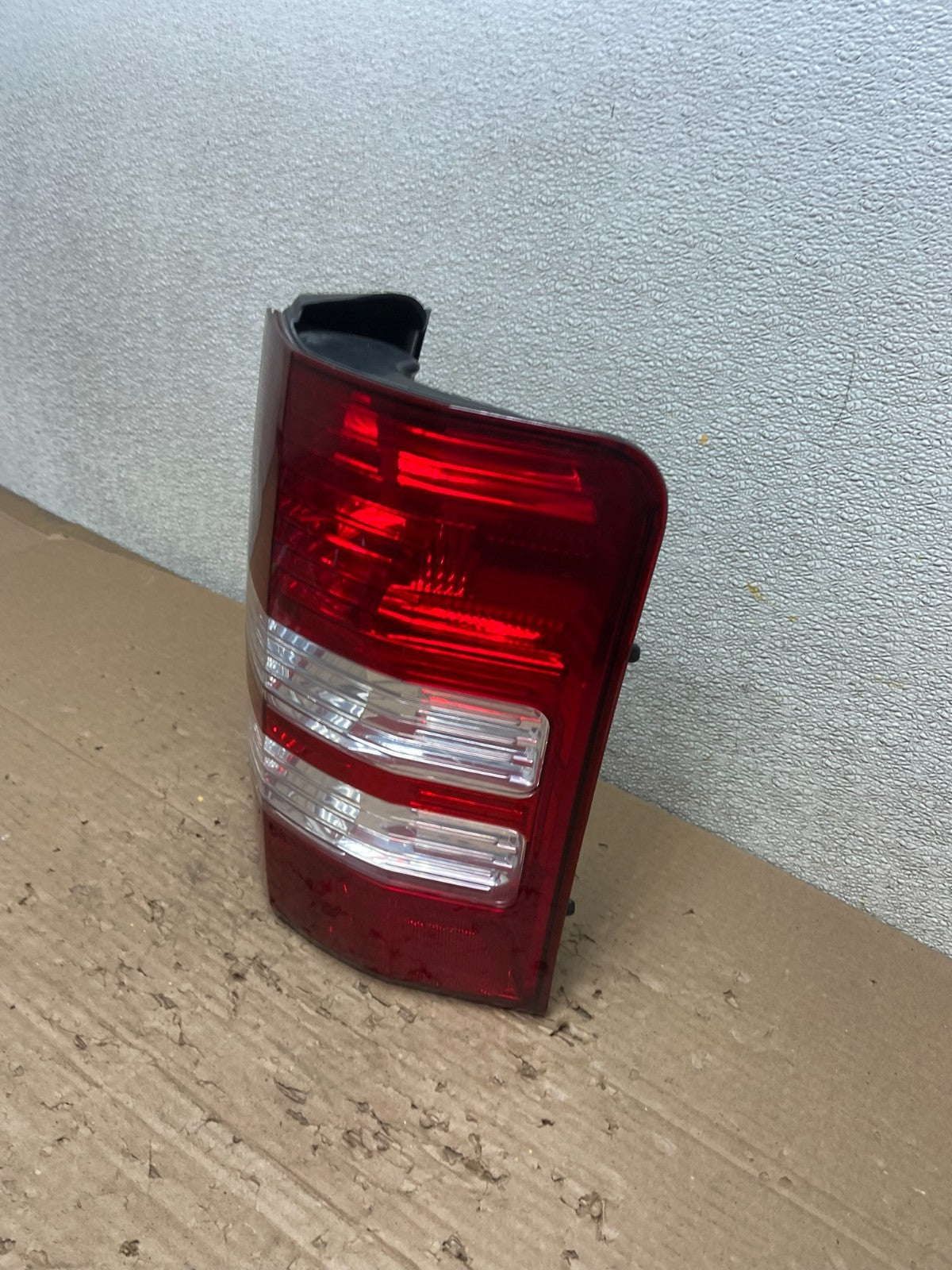 2008 to 2012 Jeep Liberty Right Passenger RH Side Tail Light OEM AB1623 DW1