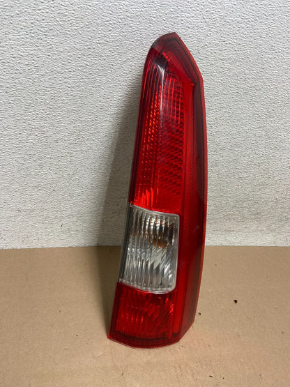 2001-2004 Volvo XC70 V70 Right Passenger RH Side Tail Light Upper AG6600 DW2