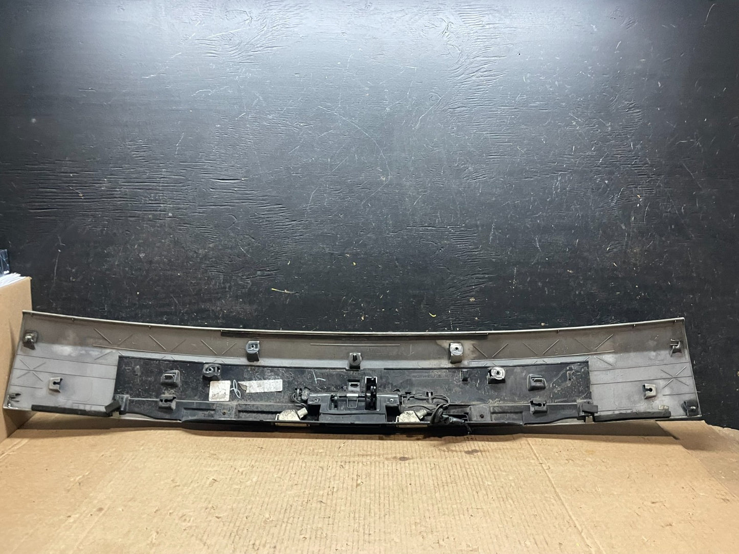 2011-2018 Dodge Grand Caravan Rear Tail Gate Trim Molding Panel OEM Y9567 DG6