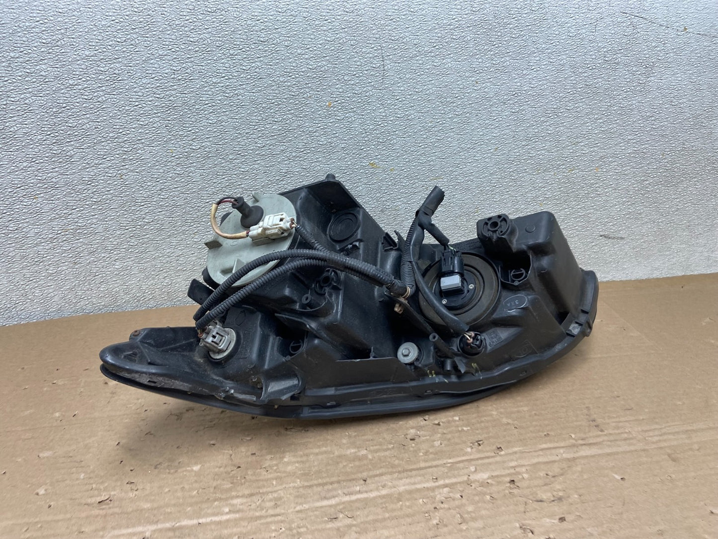2004 to 2009 Lexus RX330 RX350 Halogen Right Passenger Headlight OEM AB1512 DG7