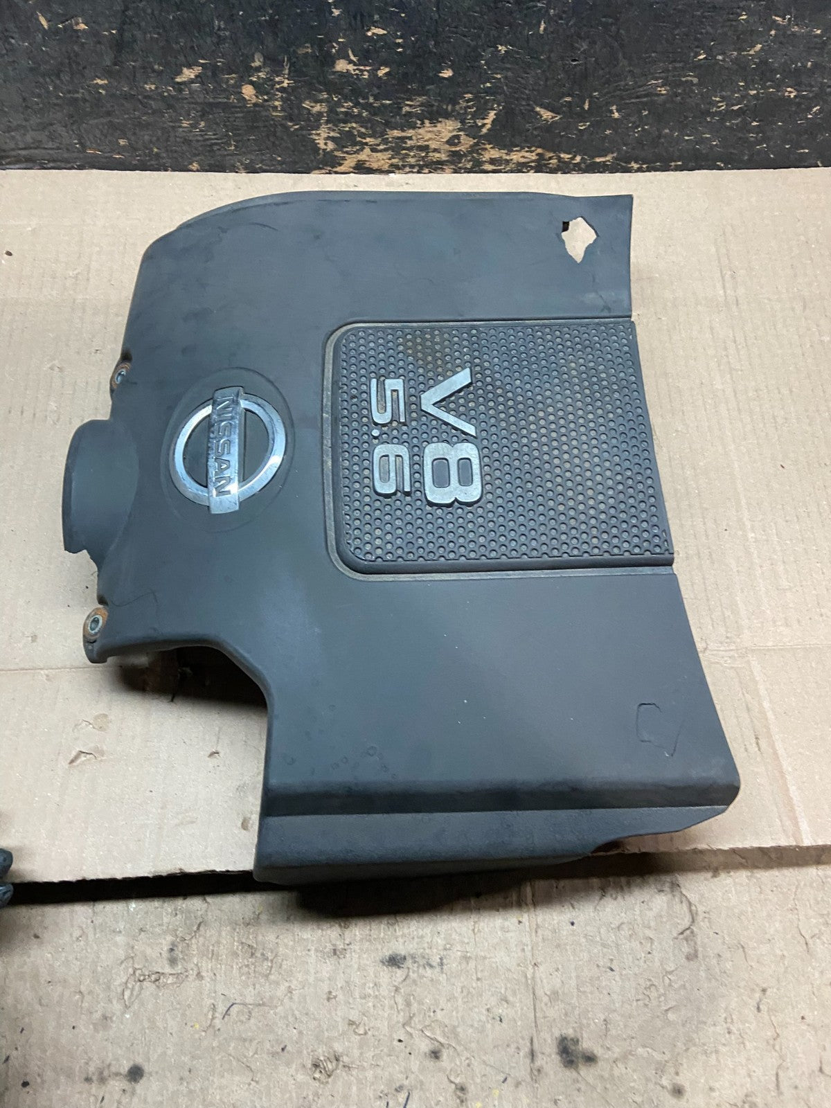 2007 to 2015 Nissan Armada Engine Cover Motor Shield x7658 DG3