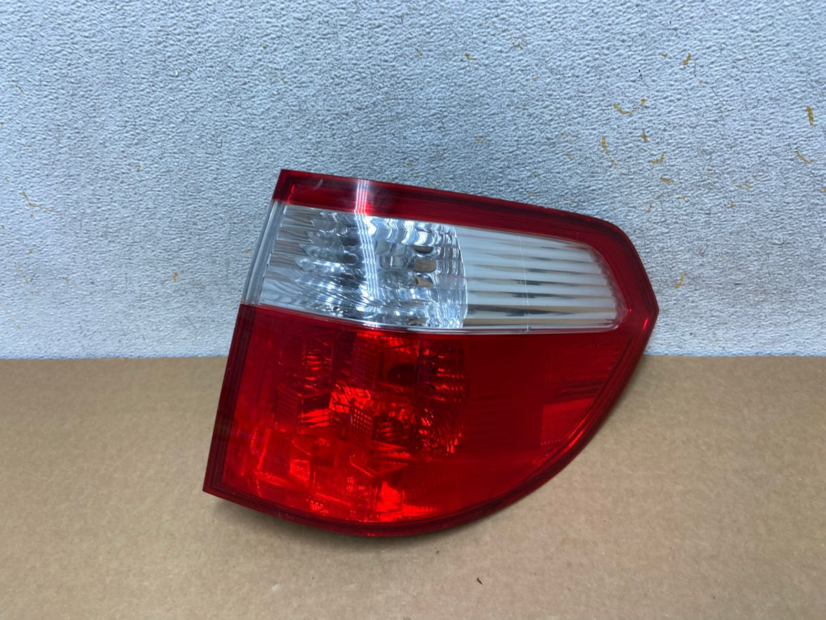 2005 2006 2007 Honda Odyssey Right Passenger RH Side Tail Light AI2553 LK0