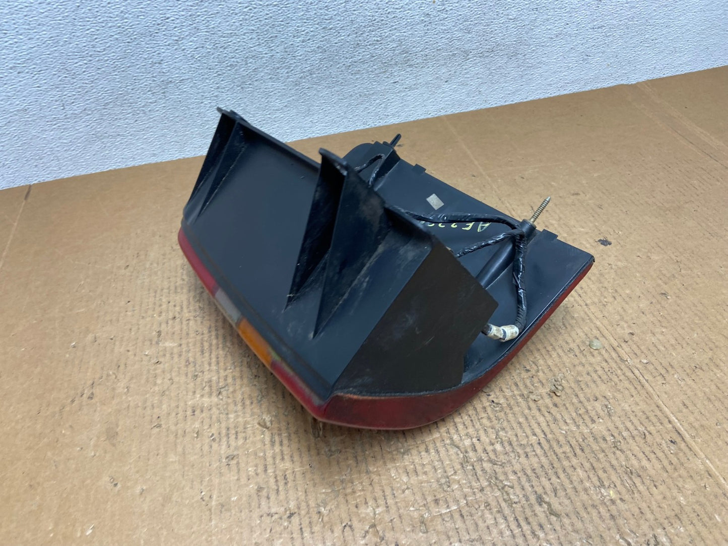 1993-1998 Jeep Grand Cherokee ZJ Left Driver Side Tail Light AE2735 LK6