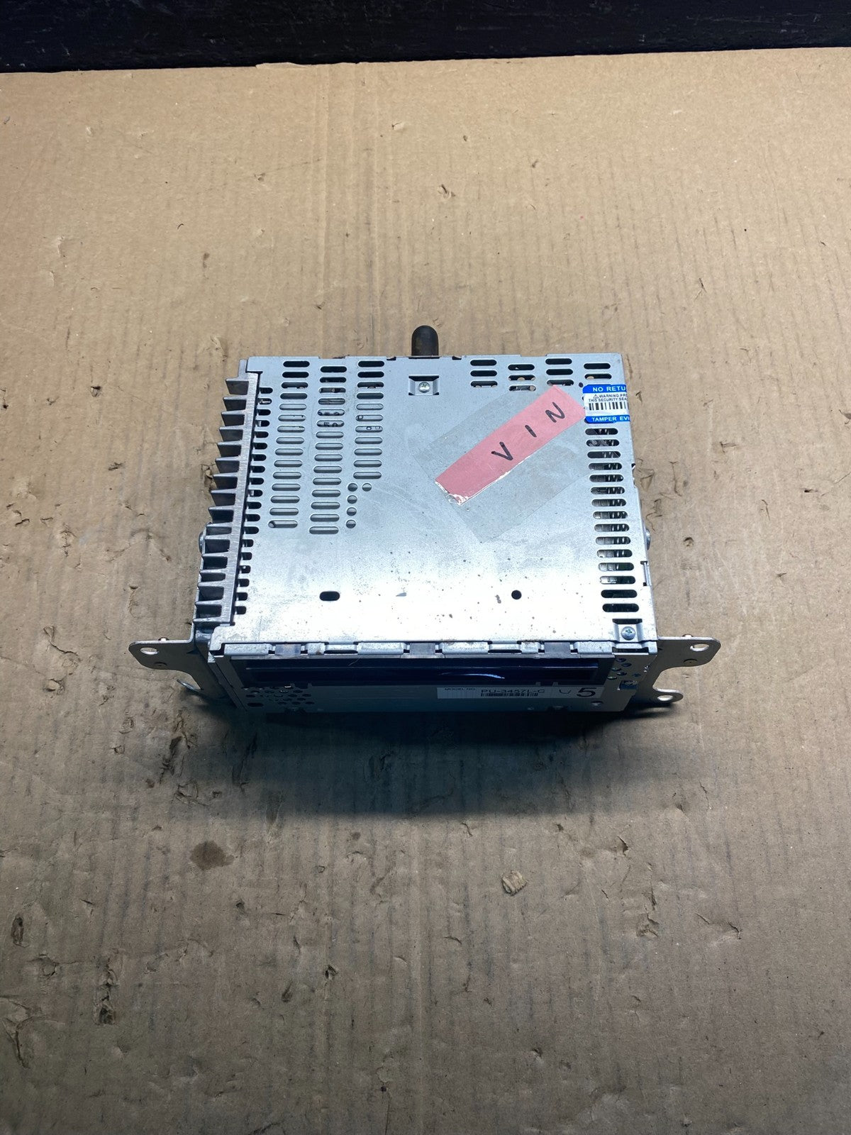 2011 to 2013 Ford Explorer Audio Equipment Radio Receiver AM FM CD AC2427 DG3