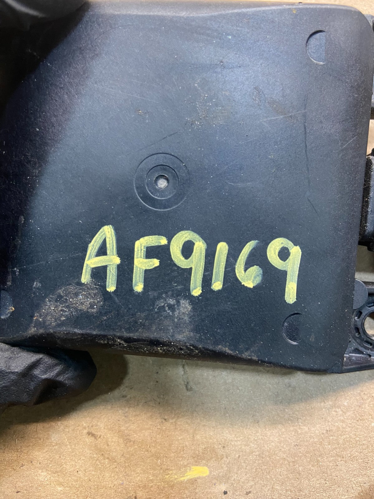2019 to 2020 Hyundai Elantra Rear Blind Spot Alert Sensor AF9169 DG3