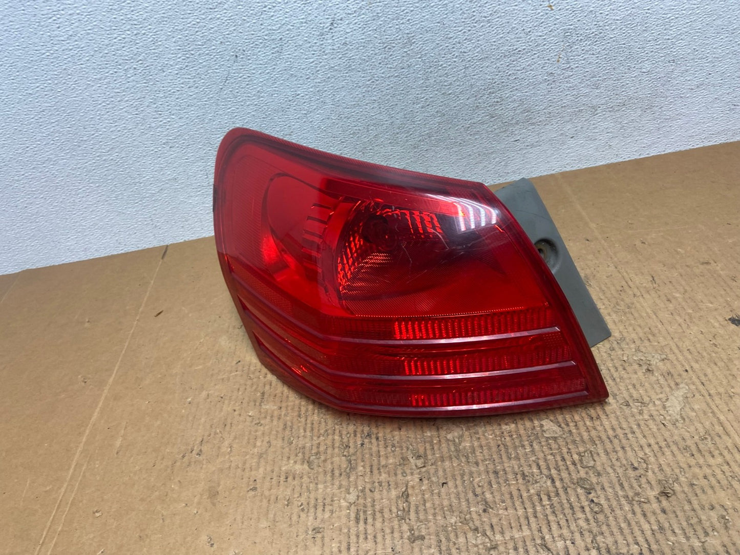 2008 to 2015 Nissan Rogue Left Driver Lh Side Tail Light AE2850 LK0