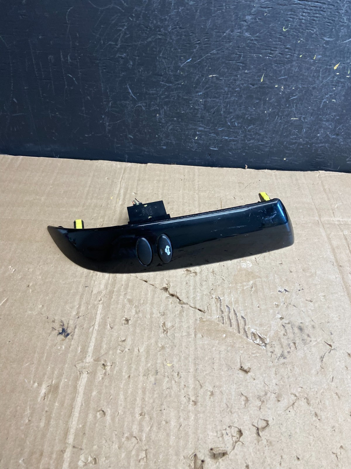 2004 to 2010 Toyota Sienna Right Side Radio Switches Bezel Trim AE1821 DG1