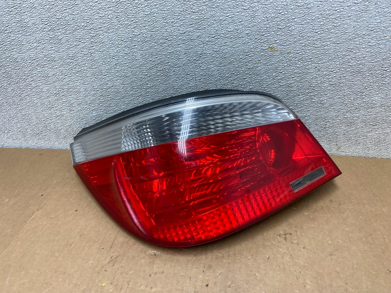 2004 -  2007 BMW 5 Series E60 Left Driver LH Side Tail Light OEM Z6792 DW0