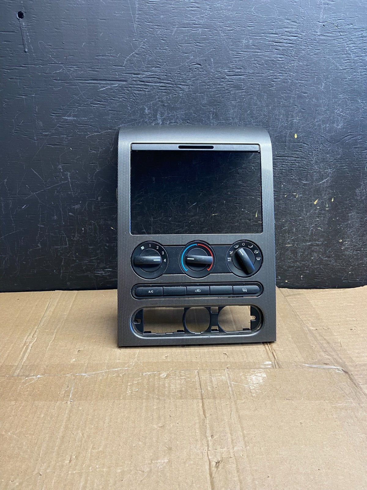 2004 to 2008 Ford F150 Radio Climate Dash Bezel Surround Black AF2763 DG0