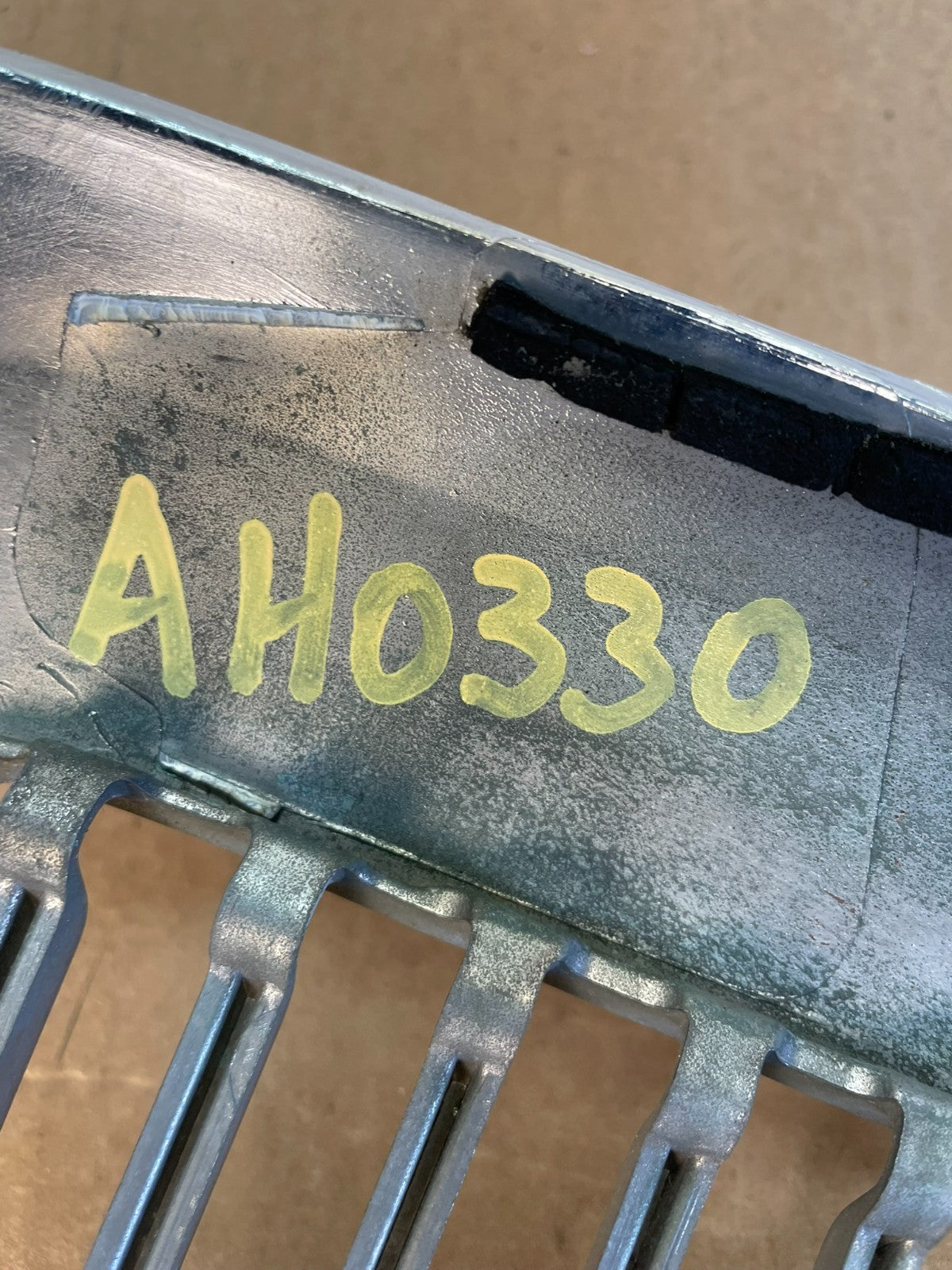 2003 - 2005 Mercury Grand Marquis Front Upper Grill Grille Aftermarket AH0330 DG5