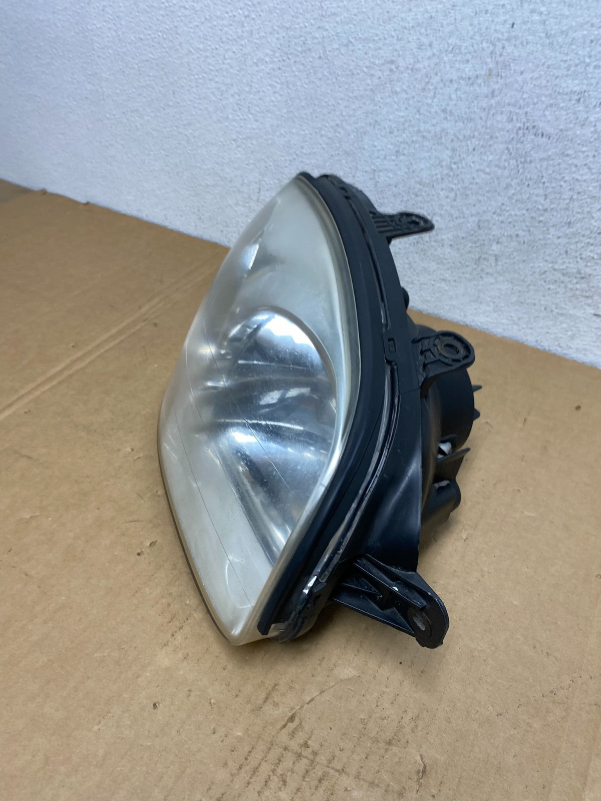 2001-2003 Hyundai Santa Fe Right Passenger RH Headlight Halogen AD2666 DW1