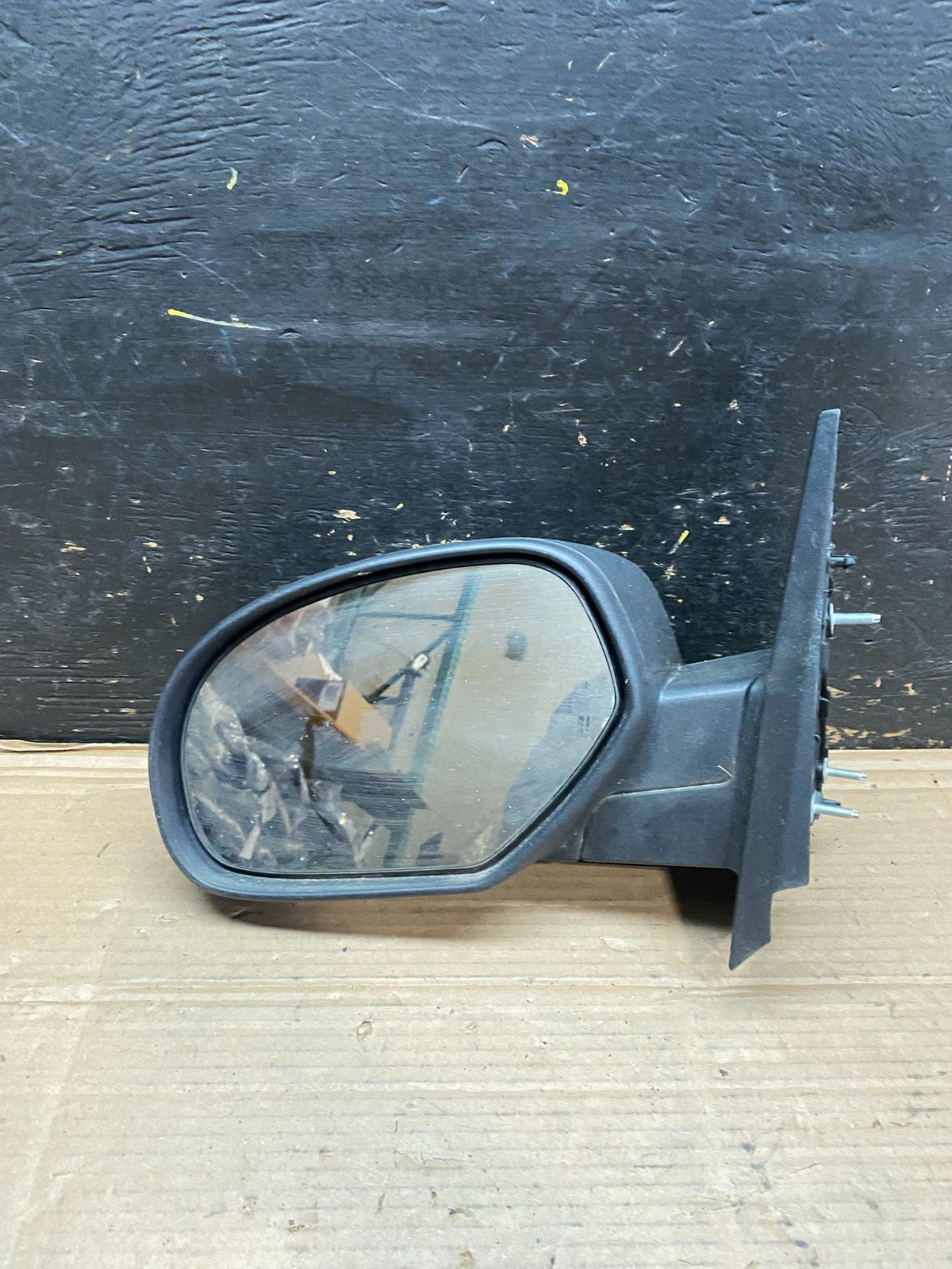 2007-2014 Chevrolet Tahoe Silverado Suburban LH Driver Mirror V2687 DG9