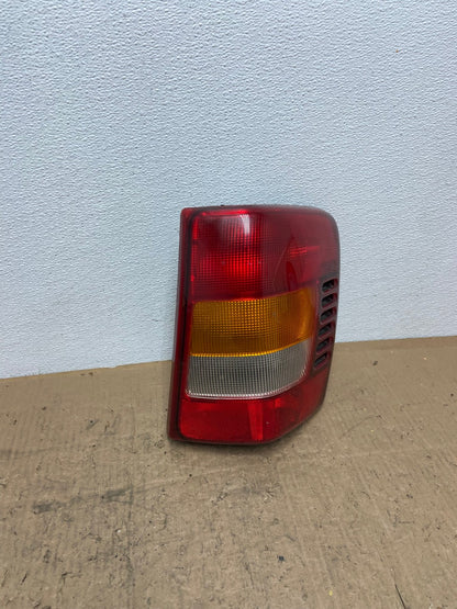 1999-2004 Jeep Grand Cherokee WJ Right Passenger Rh Tail Light TYC AC0224 LK0