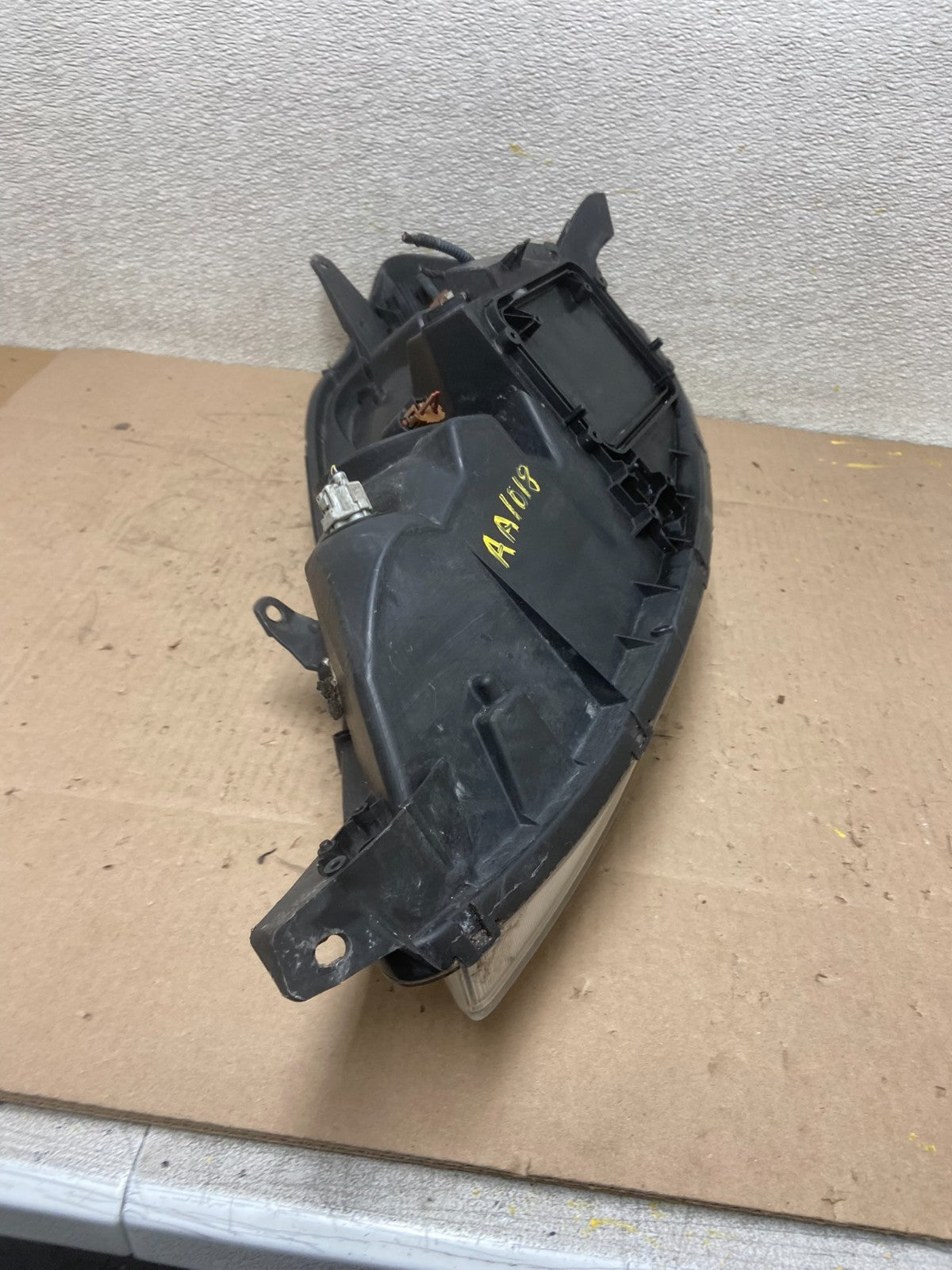 2006 to 2010 Toyota Sienna Right Passenger Rh Side Headlight Halogen AA1018 DW8