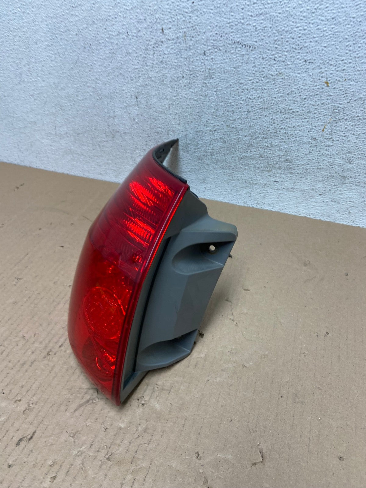 2006 to 2010 Toyota Sienna Left Driver LH Side Tail Light AE7318 LK1