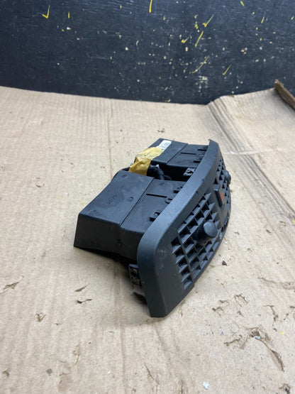 2004 to 2009 Cadillac SRX Front Center Dash A/C Air Vent X1889 DG1