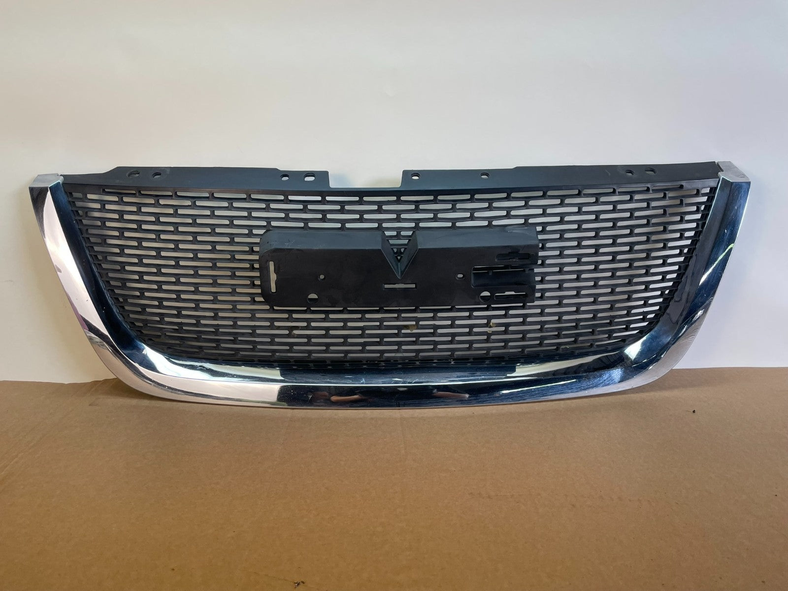 2007 to 2012 GMC Acadia Front Upper Grill Grille AG3005 DG0