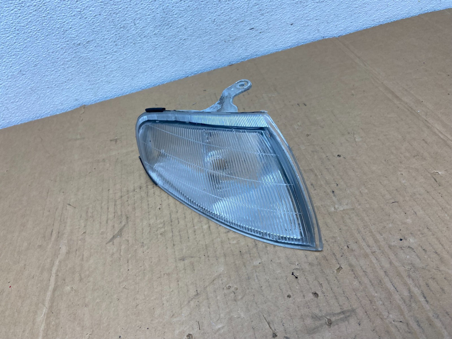 1992 to 1994 Toyota Camry Right Passenger RH Side Turn Signal AC7547 DW1