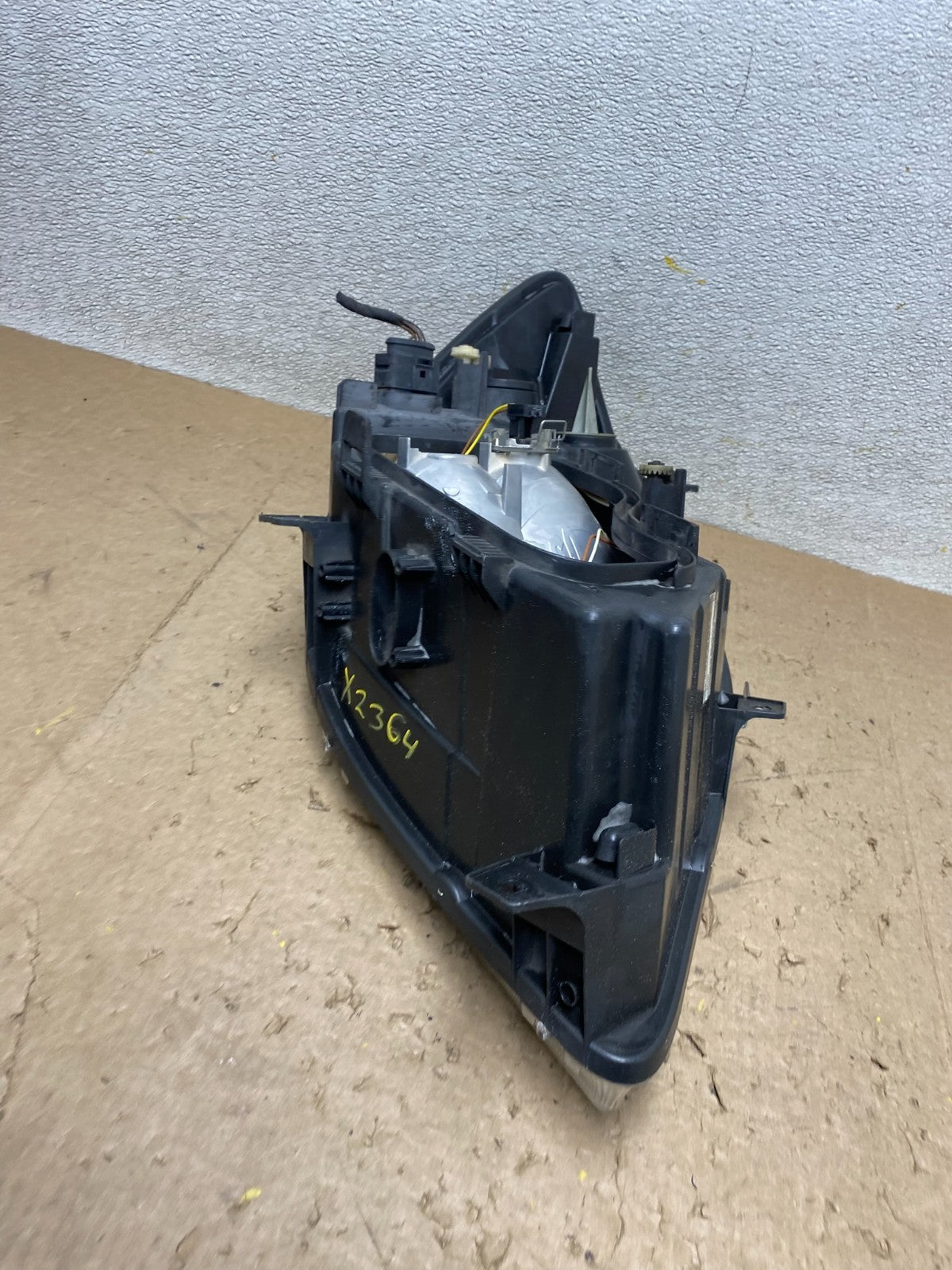 2007 to 2013 Mercedes Sprinter Headlight Left Driver Side Halogen Oem X2364 DW7