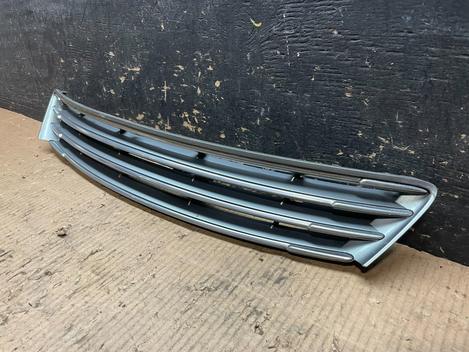 2004 Lexus ES330 Front Upper Grill Grille OEM Y6624 DG2