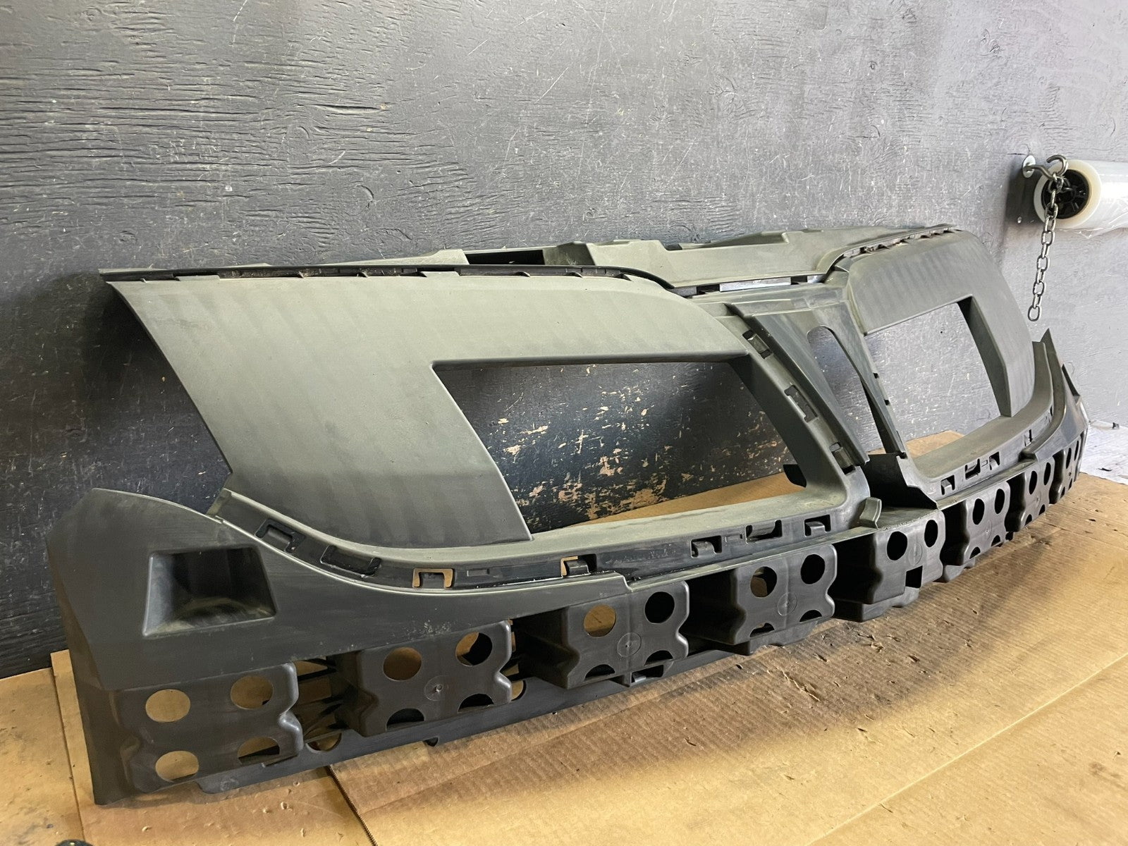 2013 to 2016 Lincoln MKT Grill Grille Support Panel OEM AB2849 DG2