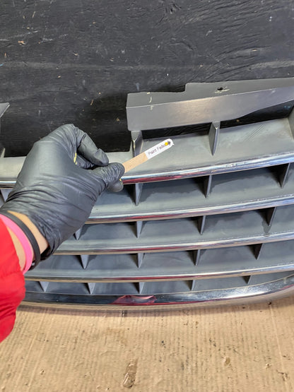 2008 to 2010 Chrysler Town & Country Front Upper Grill Grille Oem T0104 DG4