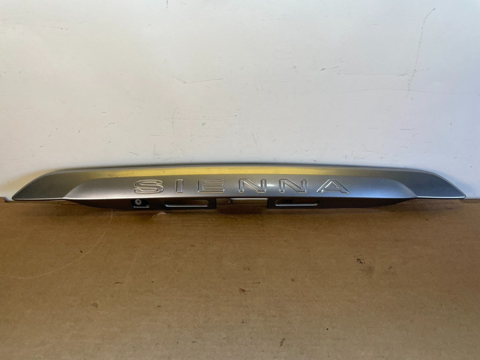 2011 to 2014 Toyota Sienna Rear Liftgate Tailgate Back View Camera AG0949 DG0