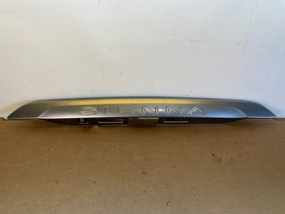 2011 to 2014 Toyota Sienna Rear Liftgate Tailgate Back View Camera AG0949 DG0