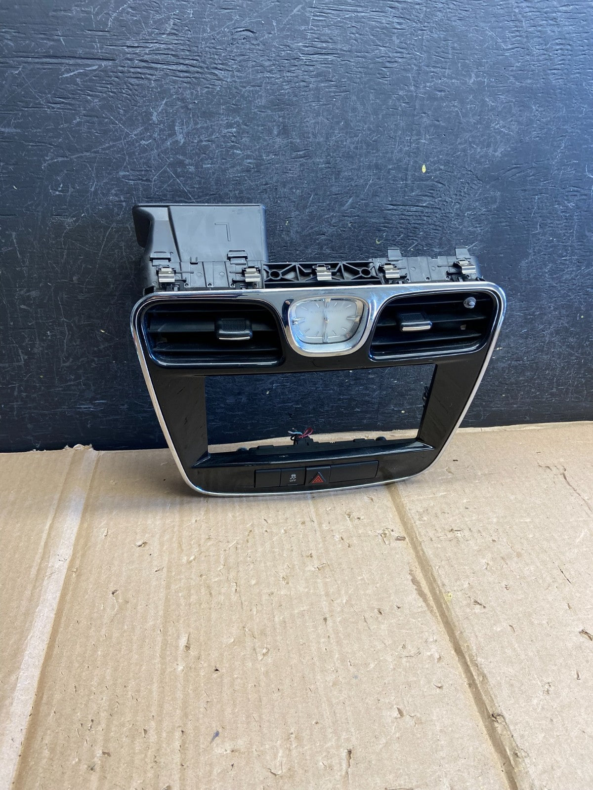 2011 - 2014 Chrysler 200 Dash Radio Bezel Trim Clock Hazard Bezel ai2679 DG0