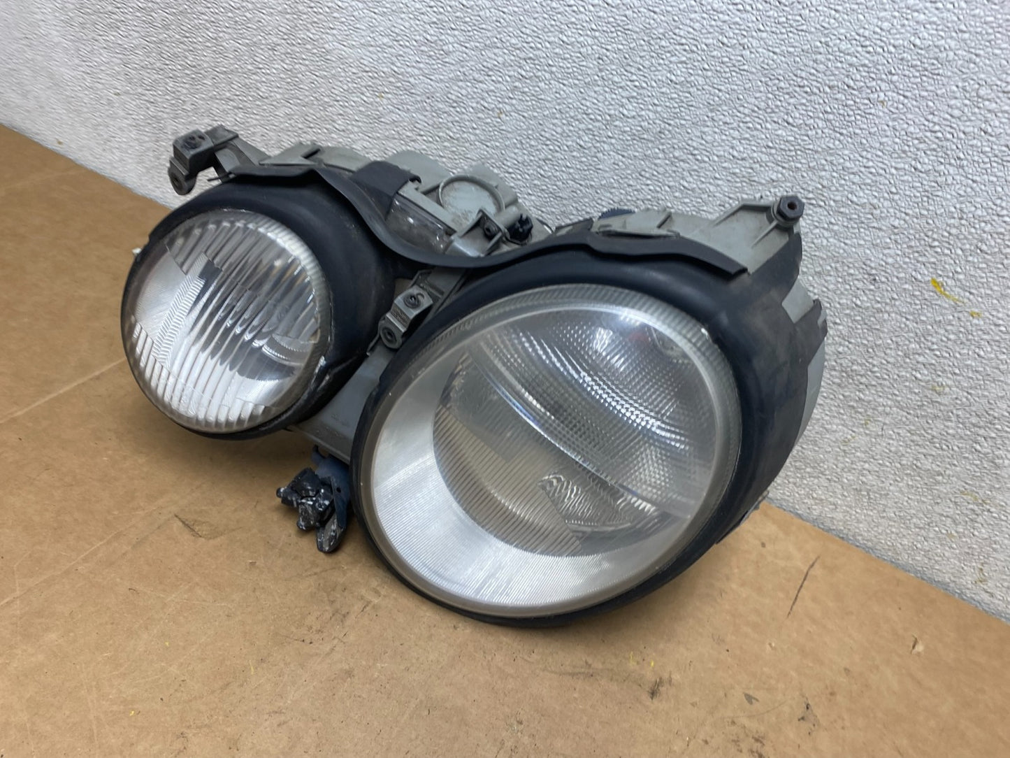 Xenon 2000-2002 Mercedes E E320 E430 Left Driver LH Side Headlight OEM X3868 DW1