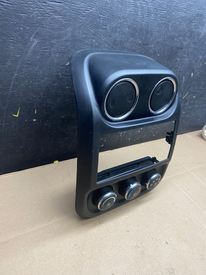 2011 to 2017 Jeep Compass Dash Climate Temperature Control Radio Bezel t9222 DG1