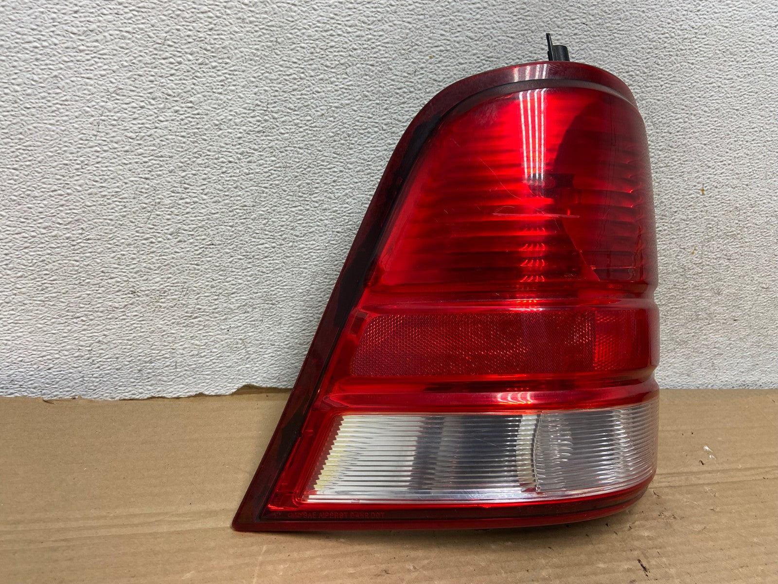 2004 to 2007 Ford Freestar Left Driver LH Side Tail Light AG9025 LK1